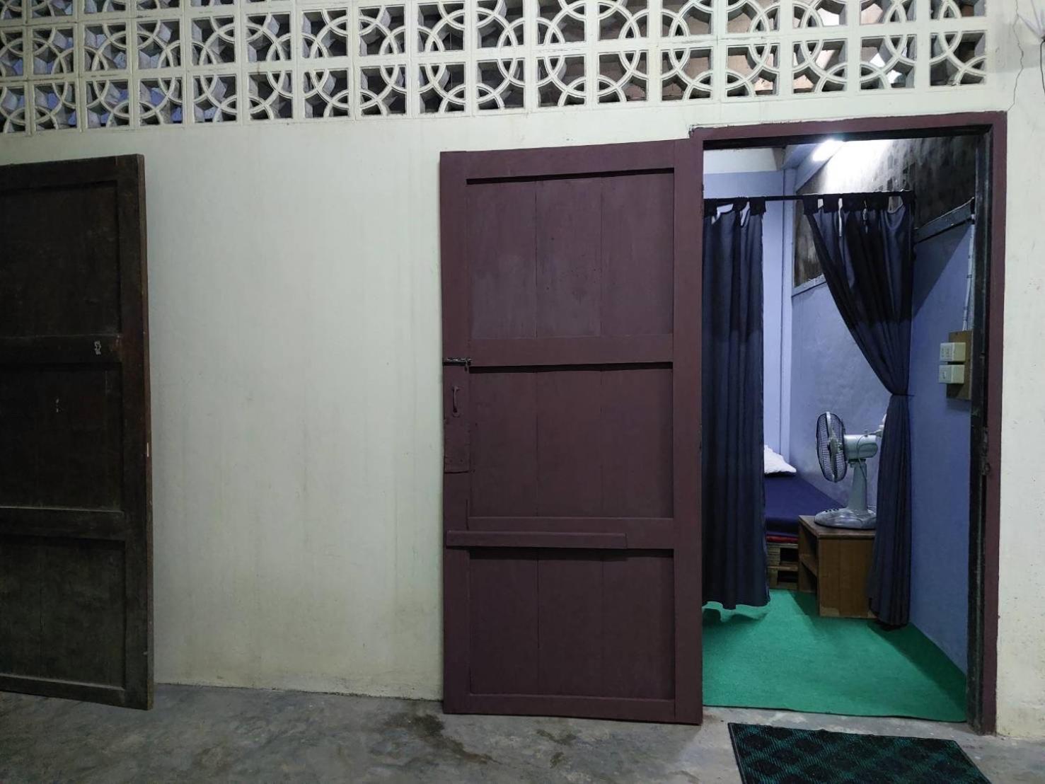 Hostelbed And Retreat Фитсанулок Екстериор снимка
