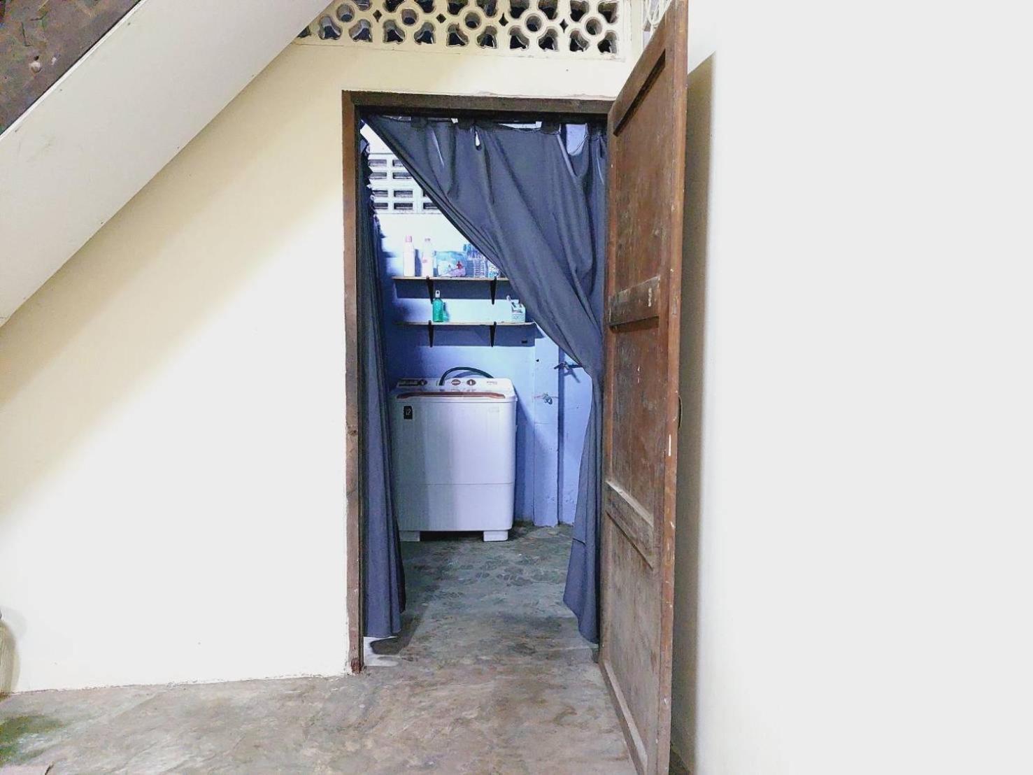 Hostelbed And Retreat Фитсанулок Екстериор снимка