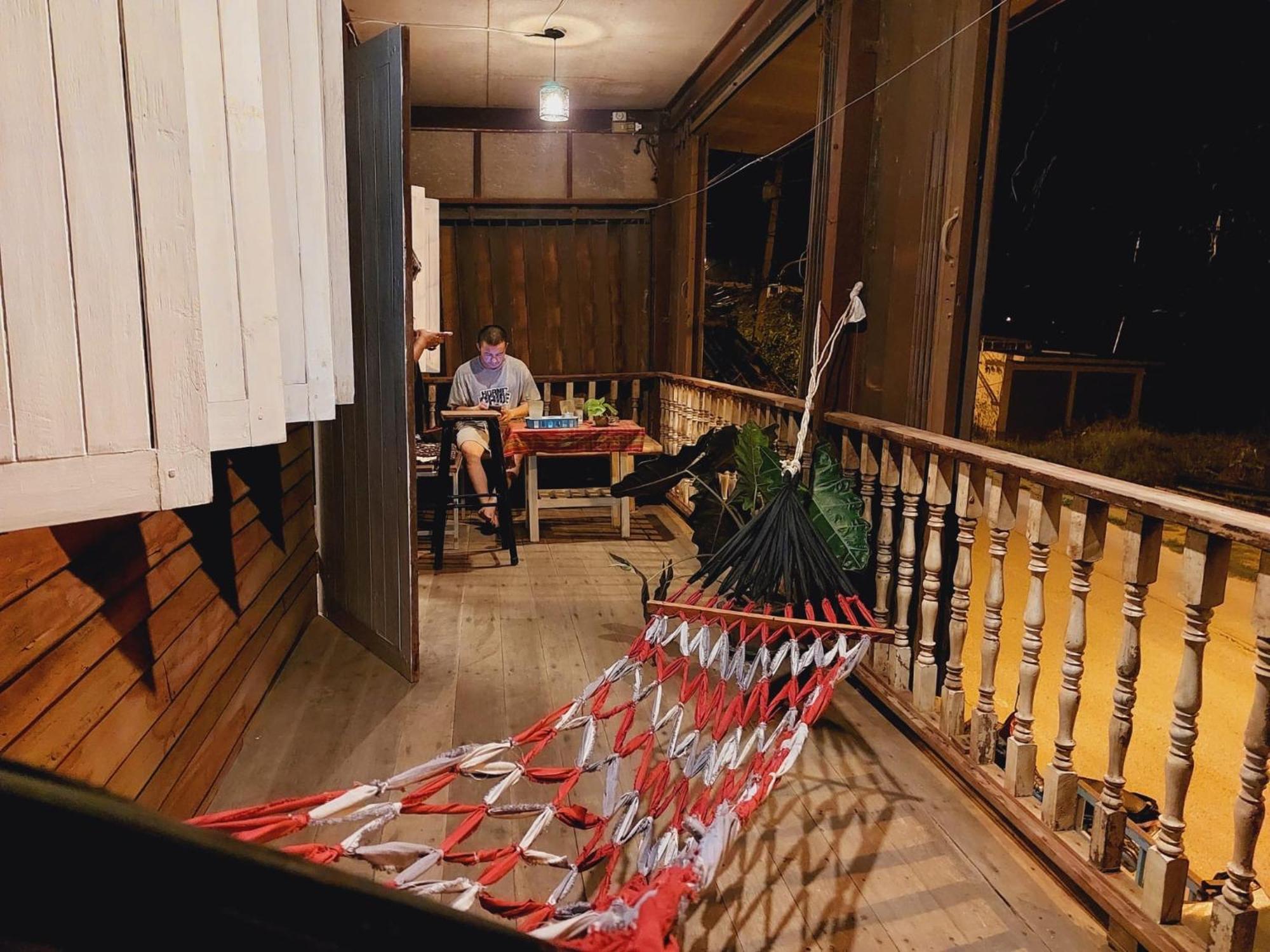 Hostelbed And Retreat Фитсанулок Екстериор снимка