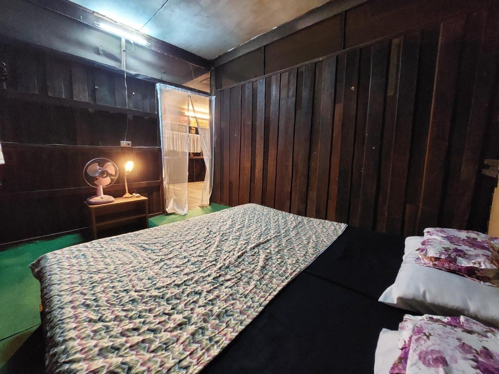Hostelbed And Retreat Фитсанулок Екстериор снимка